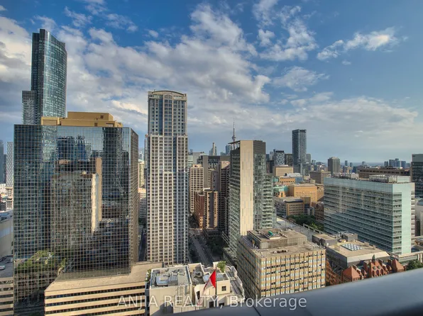 38 Grenville St #3104, Toronto, ON M4Y 1A5