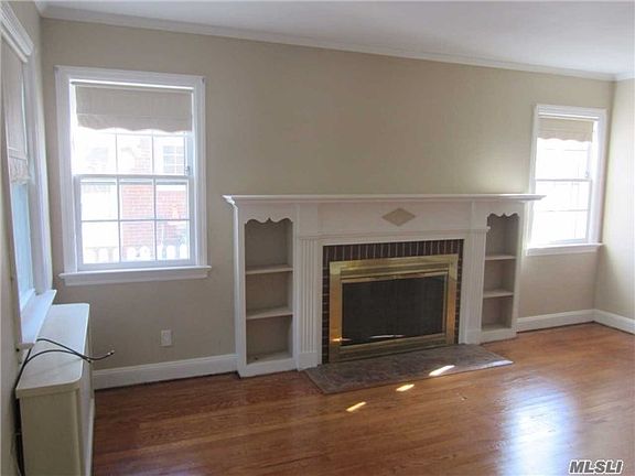 4th image of 44 Herrick Dr