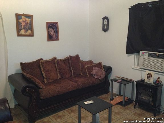3rd image of 1610 San Carlos St