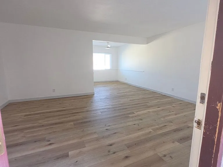 4028 Perlita Ave — Photo 9