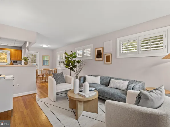 2023 Rollins Dr, Alexandria, VA 22307