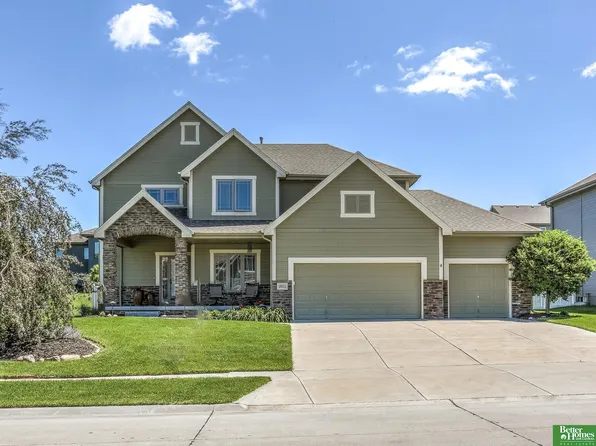 10311 S 124th St, Papillion, NE 68046