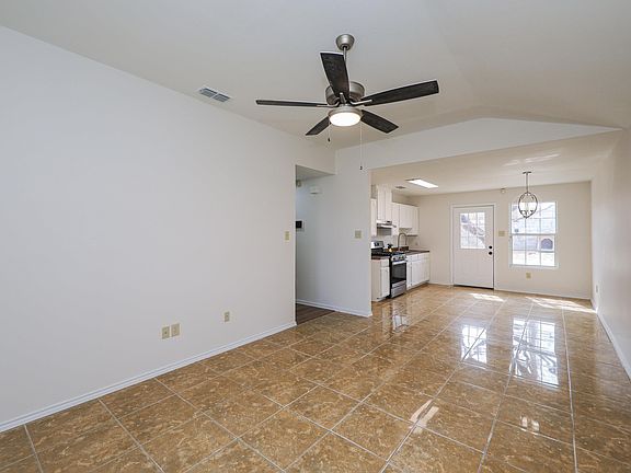 5th image of 1010 Savannah Loop