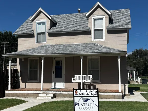 108 E 7th St, Ellis, KS 67637