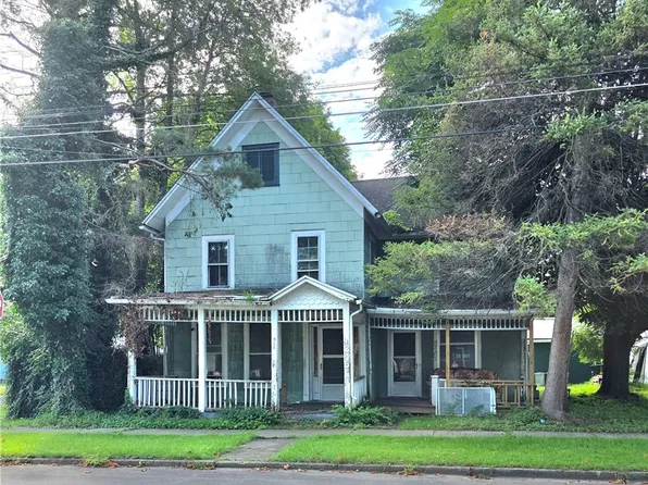 315 9th St, Watkins Glen, NY 14891