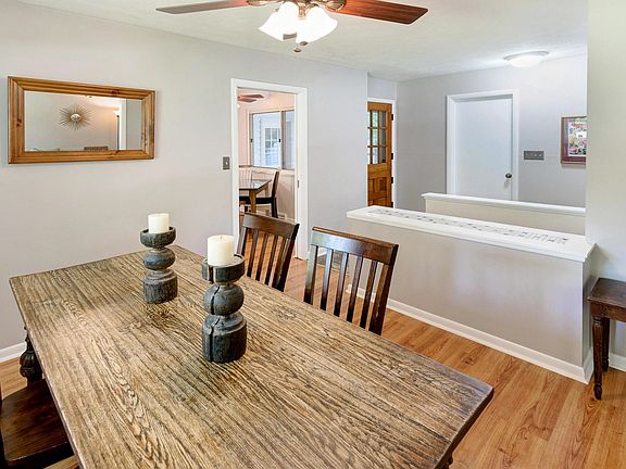 5th image of 1057 Brentford Dr