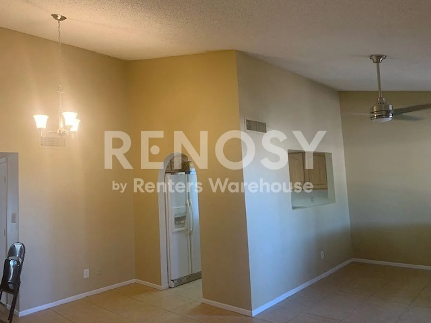 Ideal 2 Bd/2 Ba/2 Cg Townhome With Community Pool Near Olive & 67th In Peoria! — Photo 4