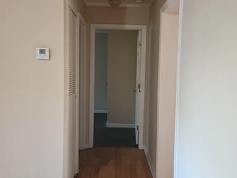 37 Evergreen Ave #B — Photo 8