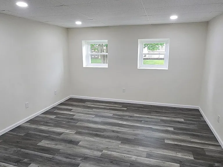 300 W Frack St — Photo 3