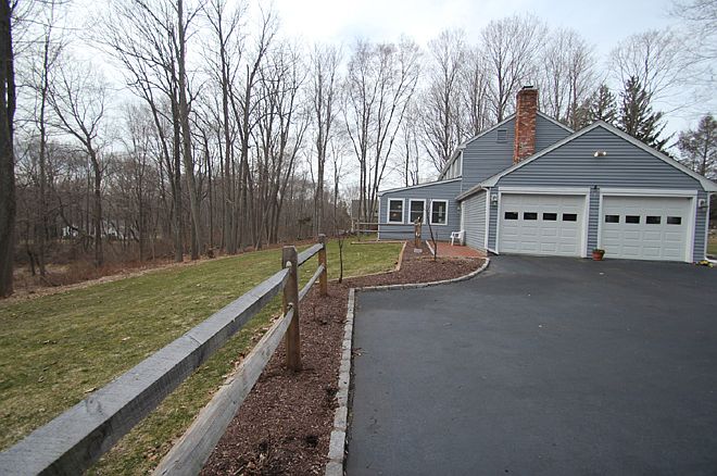 2nd image of 36 Horseshoe Ln