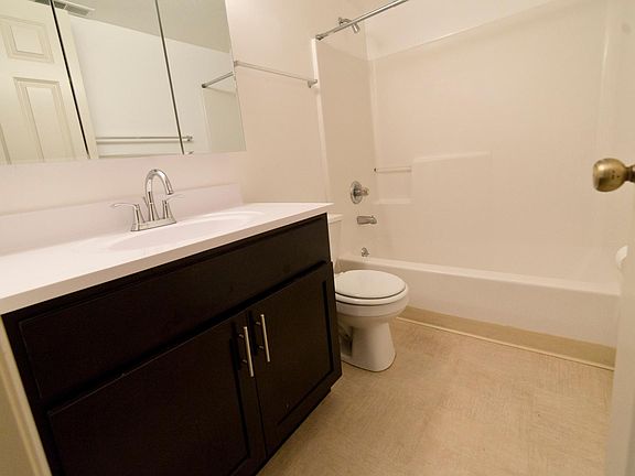 2nd image of 1900 W 25th St #304
