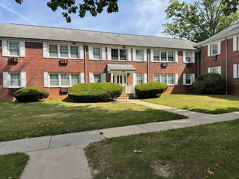 48 Stonehurst Blvd #C — Photo 3
