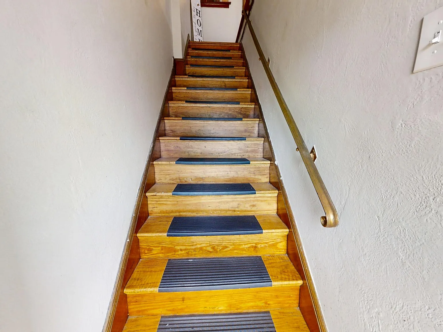 1 bed, 748 sqft, $968 — Photo 4
