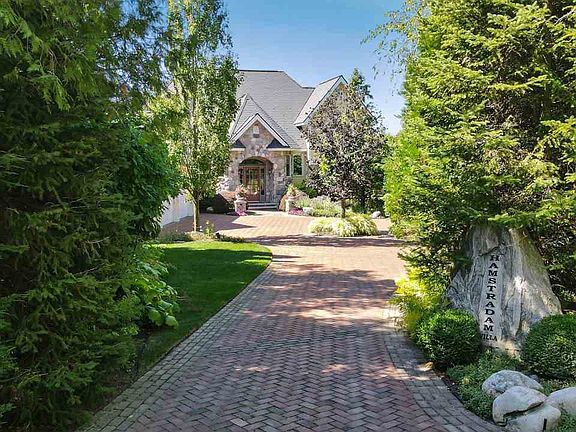 3rd image of 7655 Oyster Bay Dr #Drive15