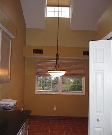 4th image of 301 Huntsford Dr