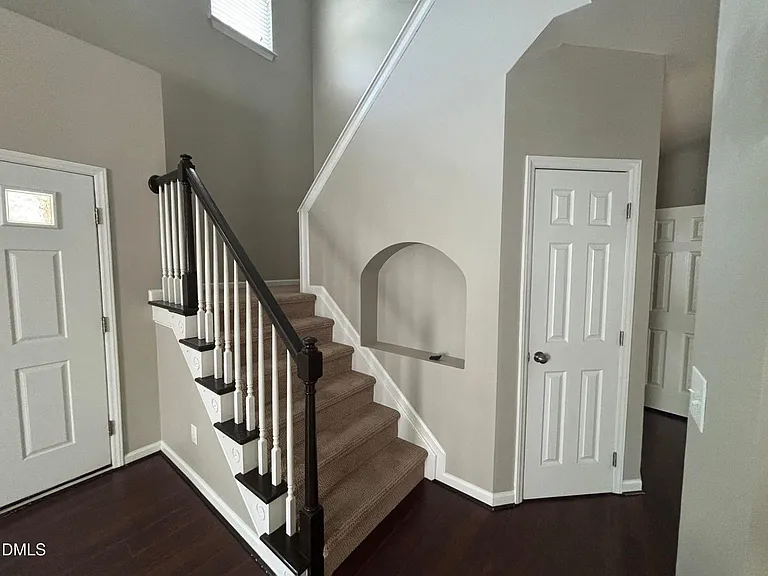 2101 Jerimouth Dr — Photo 2