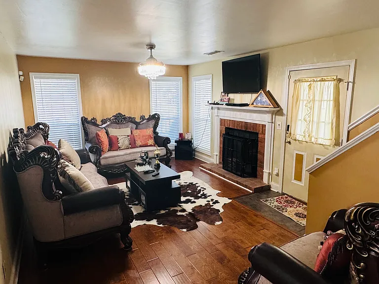 530 Barclay Ct #3 — Photo 2