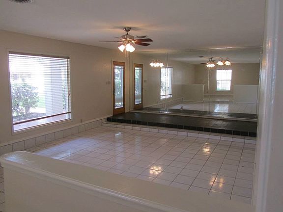 3rd image of 1309 Yucca Ave