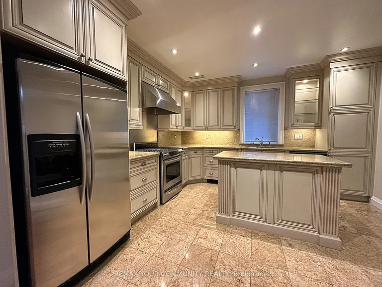 70 Snowdon Ave — Photo 12