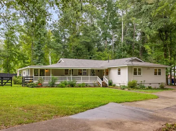 285 Air Acres Way, Woodstock, GA 30188