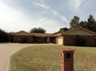 813 Village Dr, Altus, OK 73521