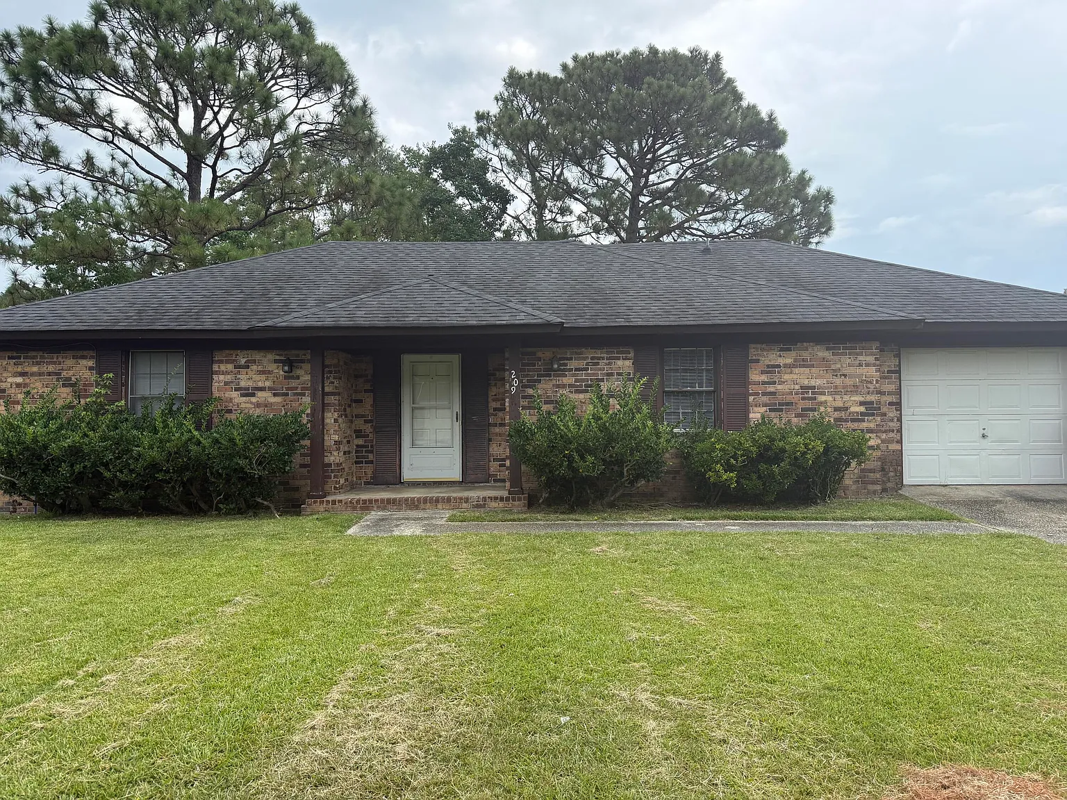 3 bed, 2.0 bath, 1200 sqft, $1,875 — Photo 2