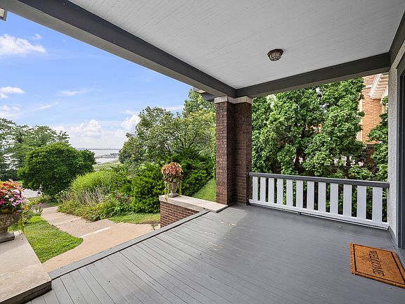 5th image of 2440 E River Dr