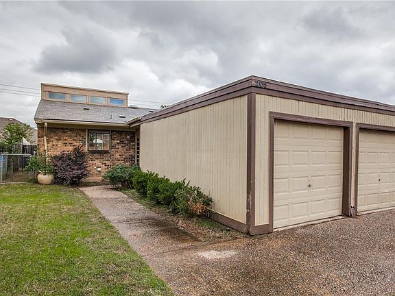 2nd image of 205 Yorkshire Ct