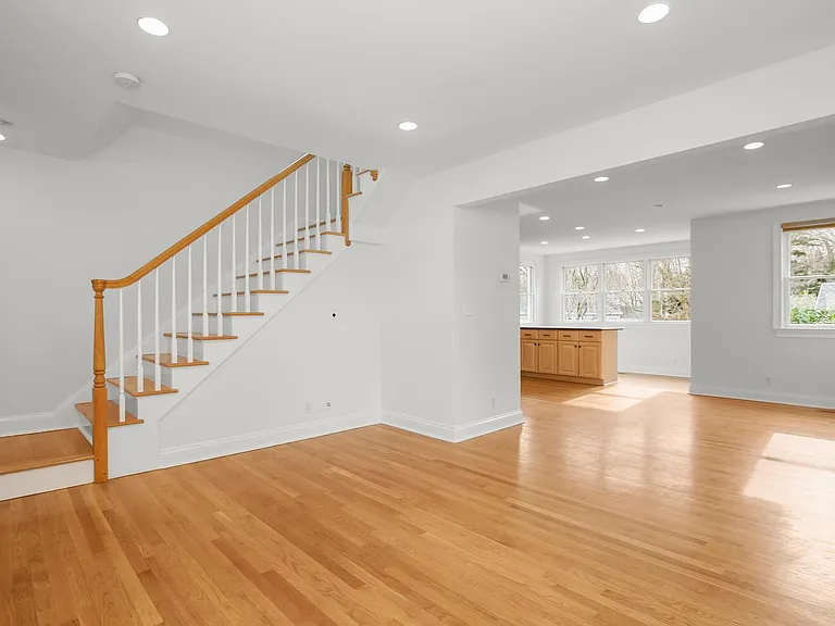 72 Orchard St — Photo 2