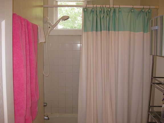 5th image of 102 Walworth St APT 2
