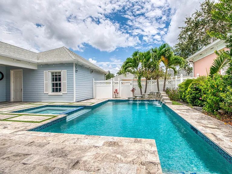 240 Poinciana Dr — Photo 26