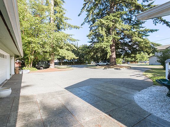 4th image of 18118 31st Ave NE