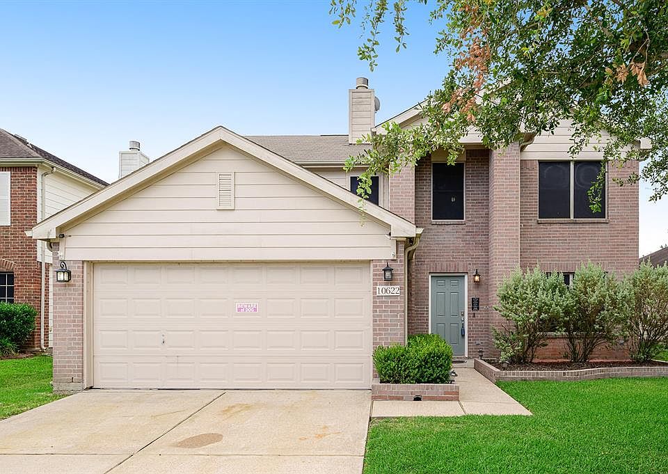 Welcome Home this beautiful home is located at 10622 Country Squire Blvd. This well cared for home has beautifully has landscaped yards.