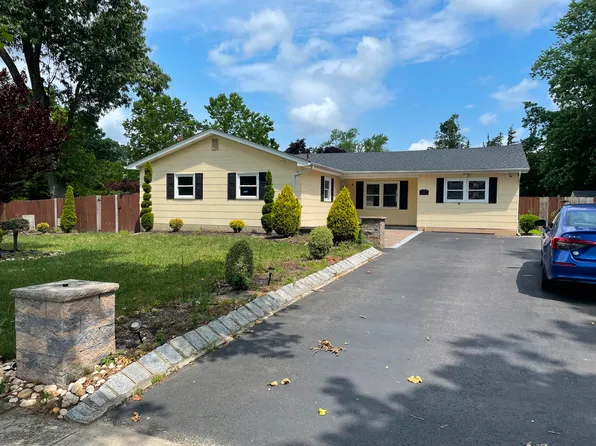 84 Almond Dr, Toms River, NJ 08753