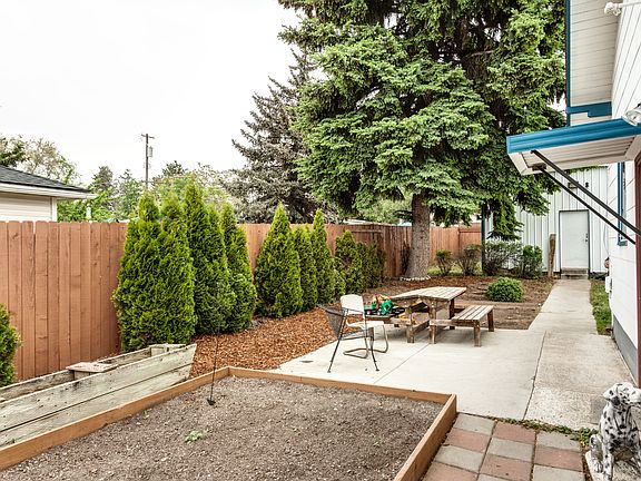 5th image of 1715 E Dalton Ave