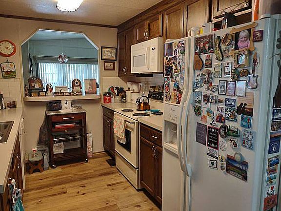 2nd image of 3040 Junction Cres #140