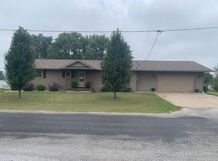 101 Wagon Wheel Dr, Ellis Grove, IL 62241