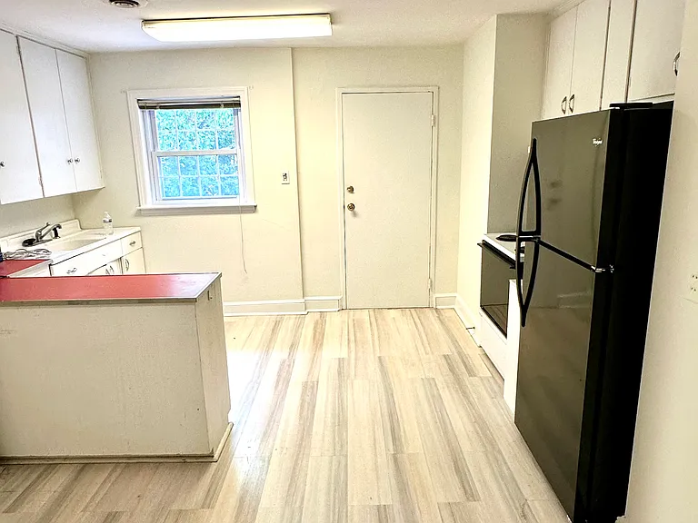 120 Cox Ave #4 — Photo 9