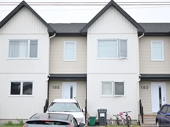 185 Ernest, Dieppe, NB E1A 4T3