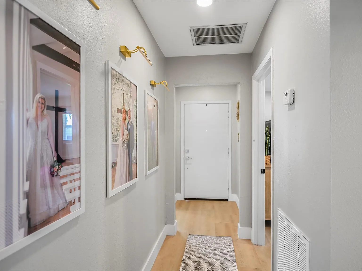 3 bed, 2.0 bath, 1550 sqft, $2,600 — Photo 3