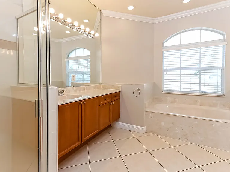 1755 Palisades Dr — Photo 11