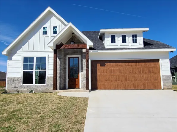 109 Vaughn Meadows Dr, Tom Bean, TX 75489