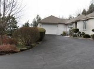 34 Meadowbrook Dr, Selinsgrove, PA 17870