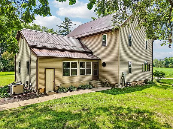 3rd image of W5440 Halverson Rd