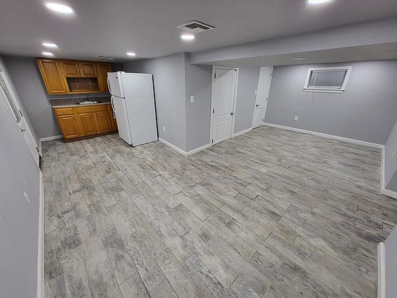4th image of 1324 American Ave
