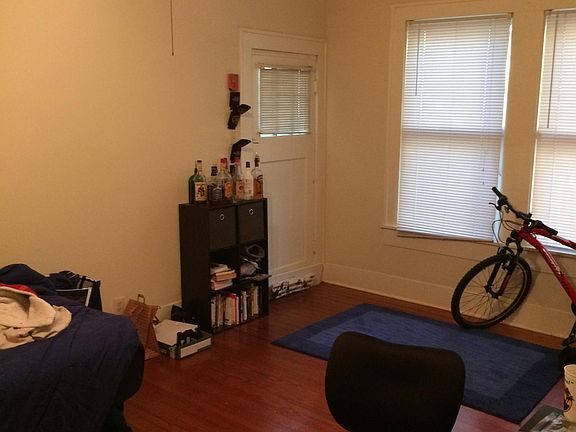 2nd image of 1105 W 22nd 1/2 St #1