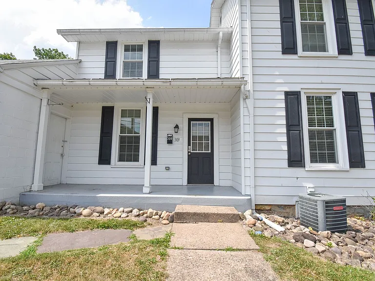 309 Center St — Photo 2