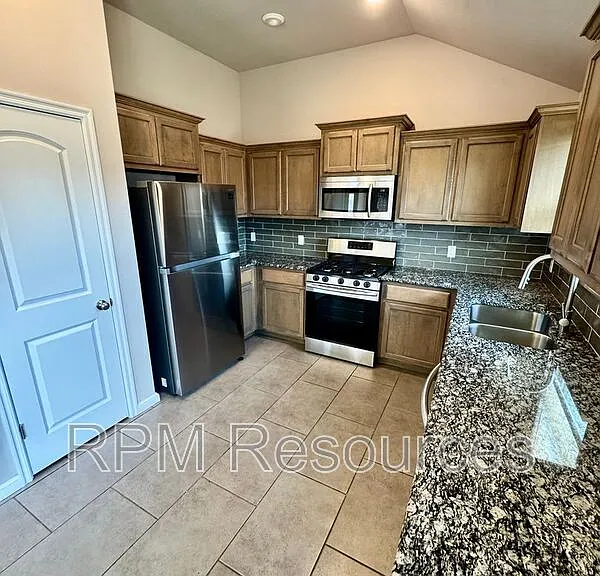 6716 NW 157th St — Photo 16