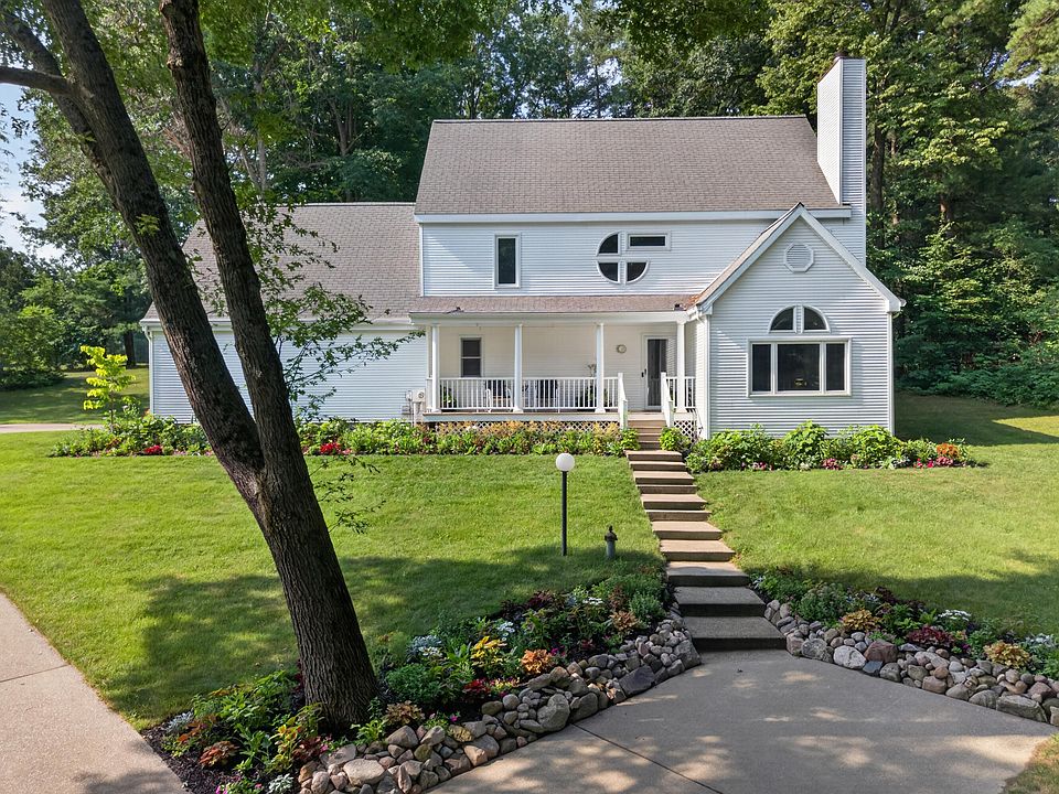 1st image of 19547 Golfview Dr