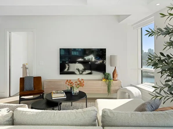 440 Kent Avenue image 3 of 15